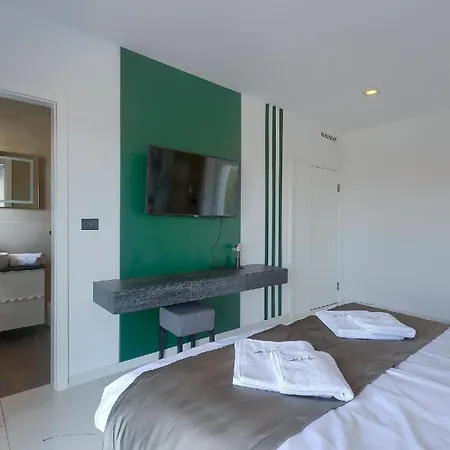 Mit Privatpool Fuer 10 Personen Ca 308 Qm In Banjole, Istrien Istrische Riviera *
