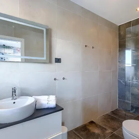 Dom wakacyjny Mit Privatpool Fuer 10 Personen Ca 308 Qm In Banjole, Istrien Istrische Riviera *
