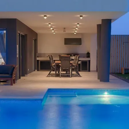 Holiday home Mit Privatpool Fuer 10 Personen Ca 308 Qm In Banjole, Istrien Istrische Riviera
