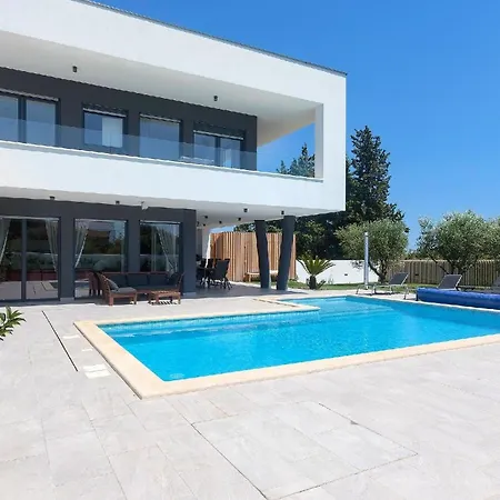 Mit Privatpool Fuer 10 Personen Ca 308 Qm In Banjole, Istrien Istrische Riviera Holiday home